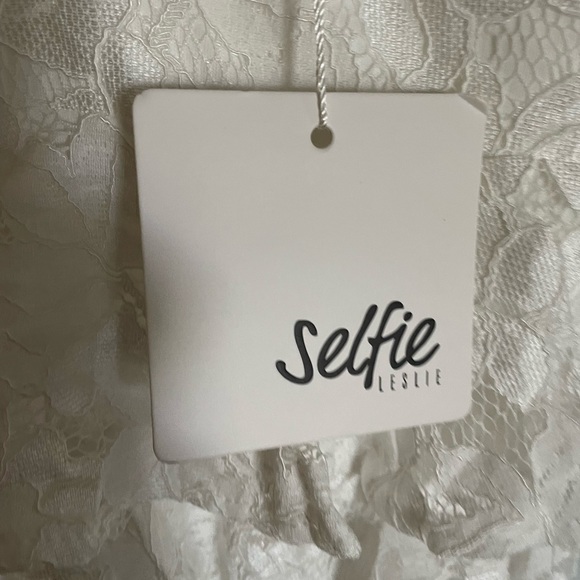 Selfie Leslie White Lace Dress - Picture 6 of 6